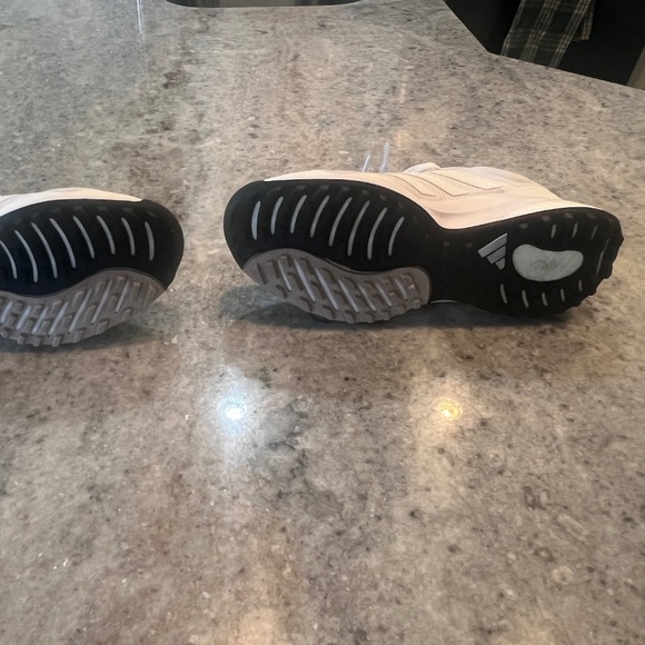 Adidas ZOYSIA SPIKELESS GOLF SHOES, Womens Size 7 (US) - Picture 6 of 10